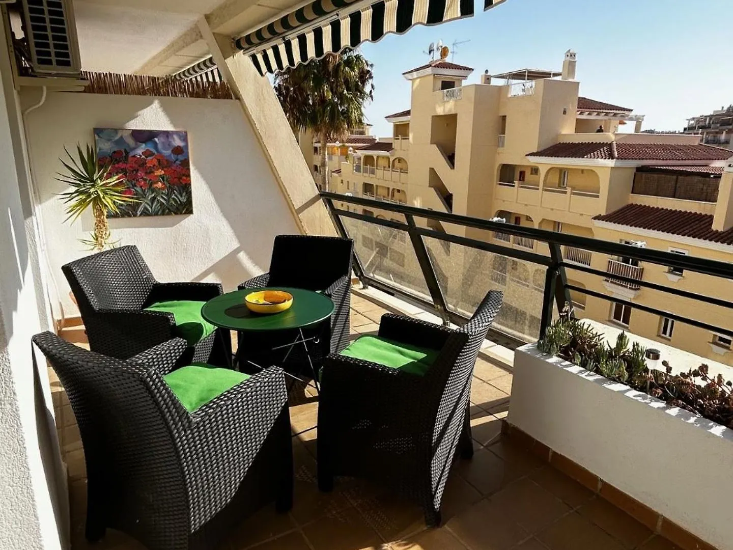 דירות בנאלמדנה Playaquebrada ספרד